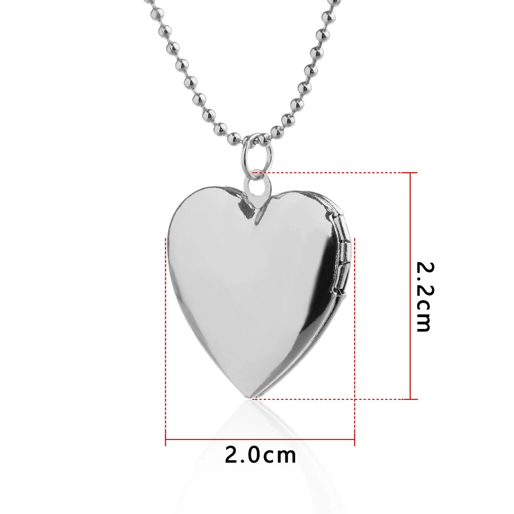 "Médaillon photo en forme de coeur"